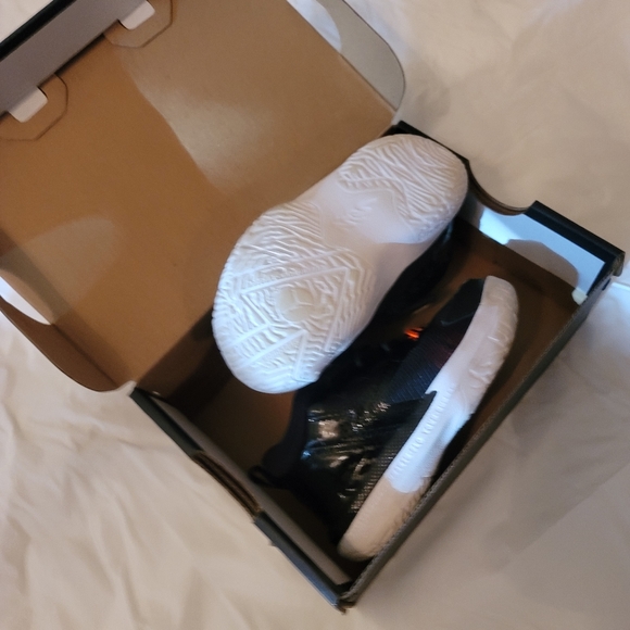 Toddler Michael Jordan's 6c in Black like new in very good condition. - Picture 3 of 3